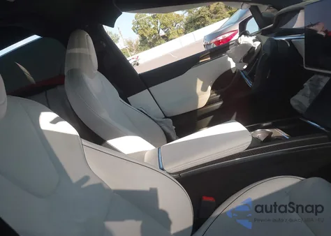 2022 Tesla Model X Plaid Tri Motor All-Wheel Drive from USA, damaged, VIN 7SAXCBE61NF331535